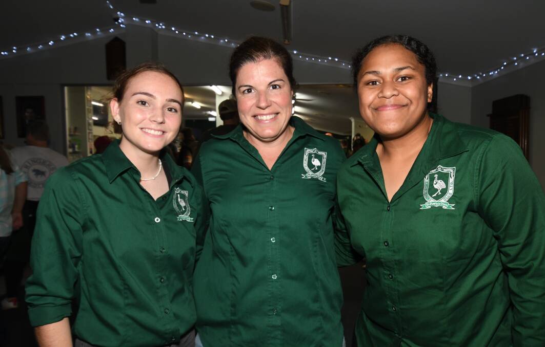 Emus Rugby players at the Orange reunion in 2022, Jes Pearson with Davina Wright and Oni Tuinakauvadra. Picture by Carla Freedman.