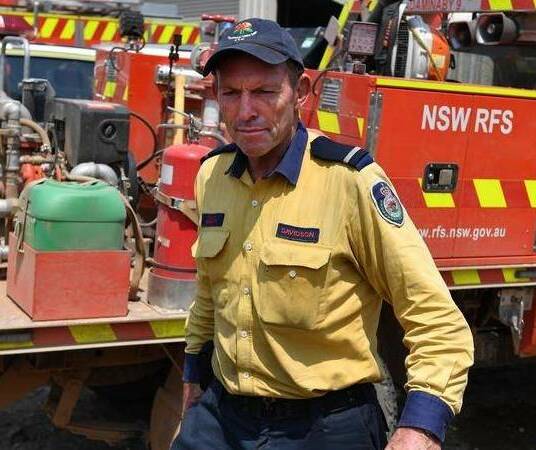 Tony Abbott at Hill End fire. described as worst NSW bushfire since Black Summer. Picture supplied RFS. 