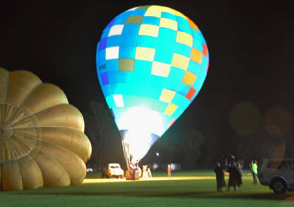 Canowindra's Balloon Glow