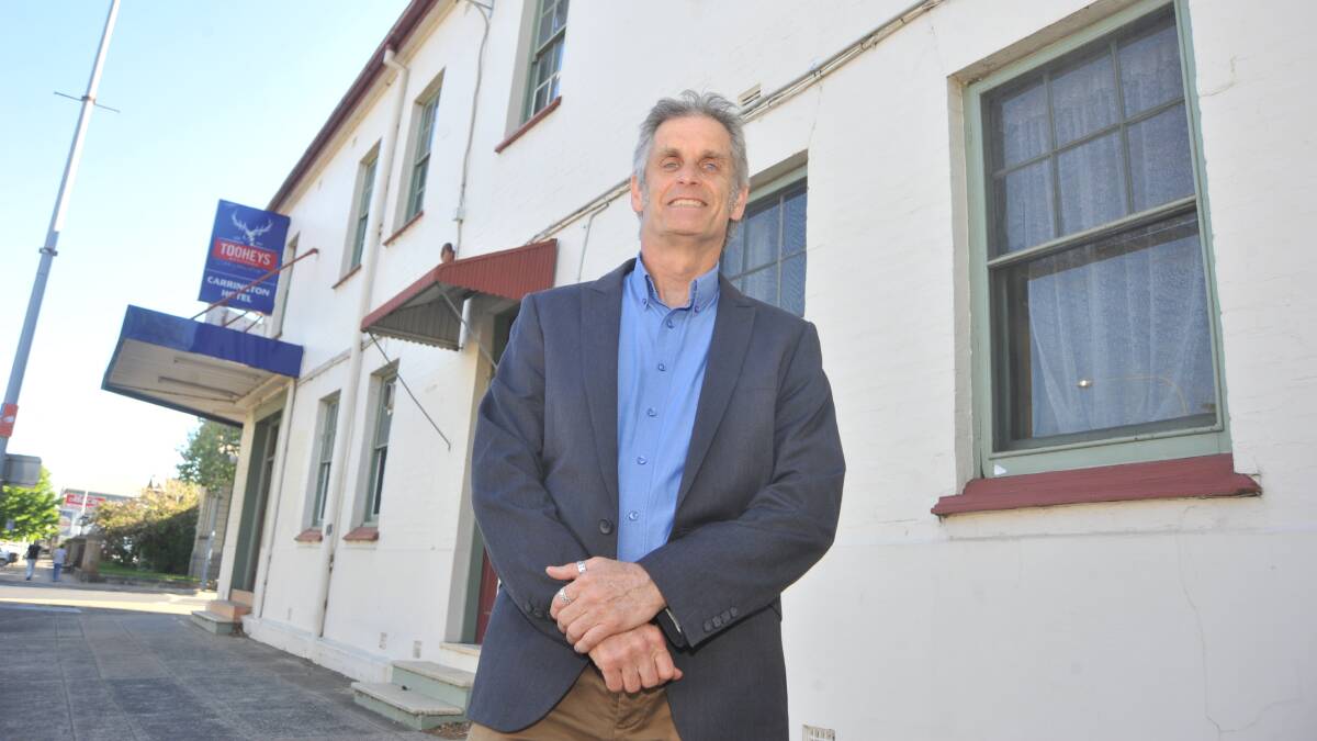 PRIDE OF PLACE: Councillor Stephen Nugent wants the Carrington Hotel to be heritage listed. Photo: JUDE KEOGH 1016jkcarro1