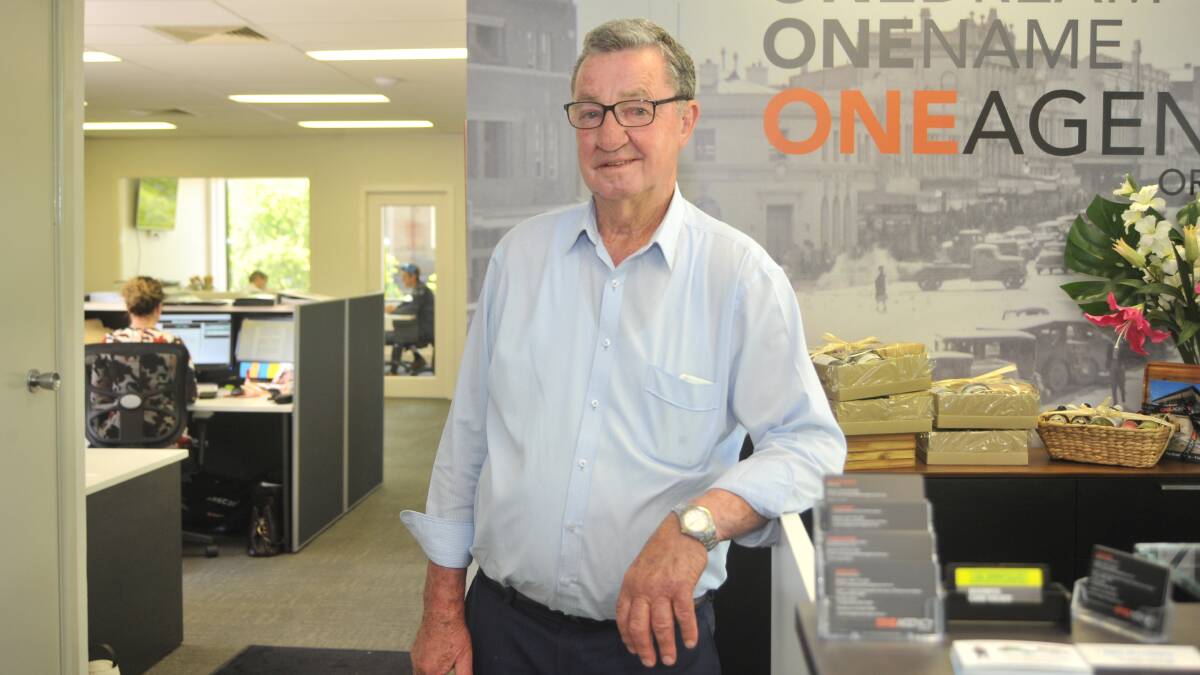 KEEN WORKER: Joe Gander has found a new job in real estate in Orange aged 76. Photo: JUDE KEOGH 1017jkgander1
