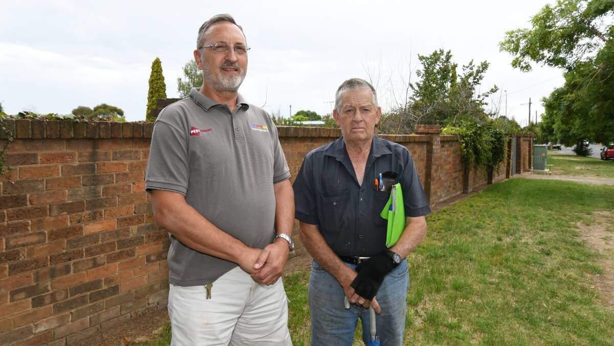 CONCERNED: Brian Lukins and Dick Millgate are opposed to a 14-room boarding house approved for 48 Molong Road. Photo: JUDE KEOGH 1215jkmolongrd1