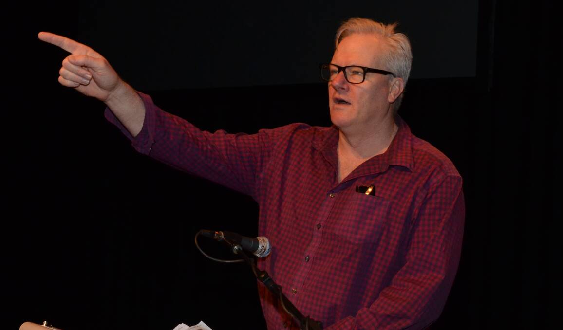 SHOWING THE WAY: William McInnes addresses the family history conference at the Orange Civic Theatre. Photo: DAVID FITZSIMONS 0924dfwilliam2