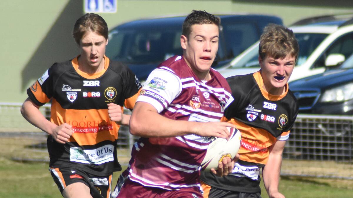 ON THE FLOY: Bears gun Liam Henry finds space in his side's under 18s clash with Oberon in June. The two sides will likely play mid-week after snow forced Saturday's games to be called off. Photo: MARK LOGAN