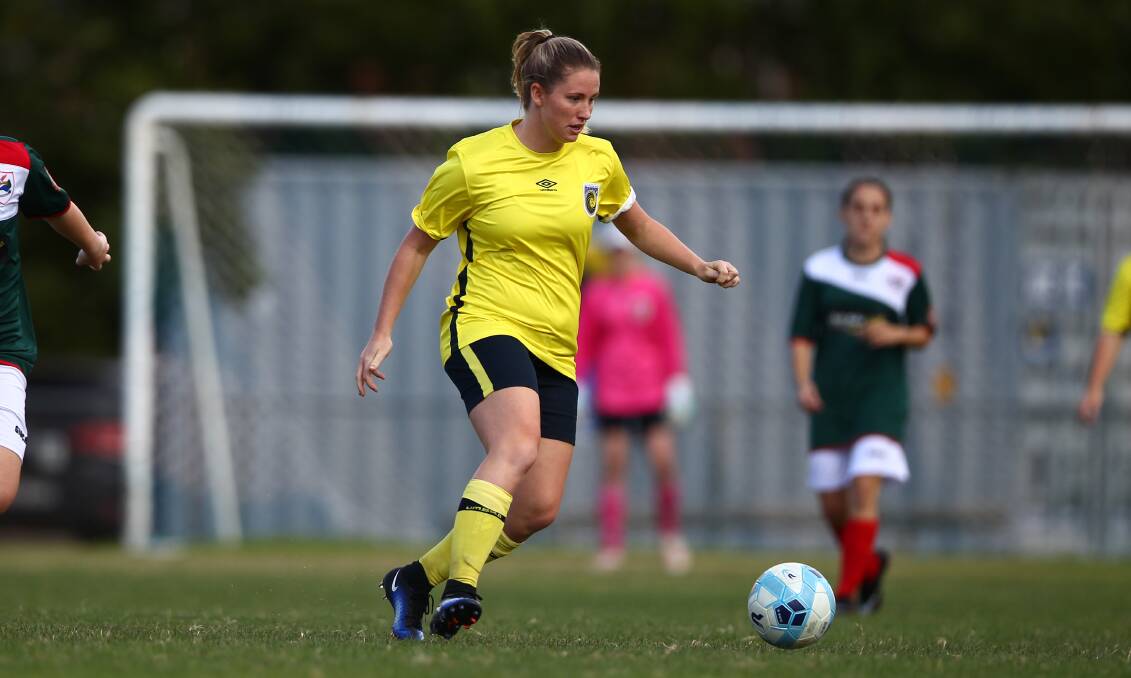 ON THE BALL: Jasmin Courtenay was strong for Western NSW Mariners in the NPL2 opening round on Sunday. Photo: PHIL BLATCH