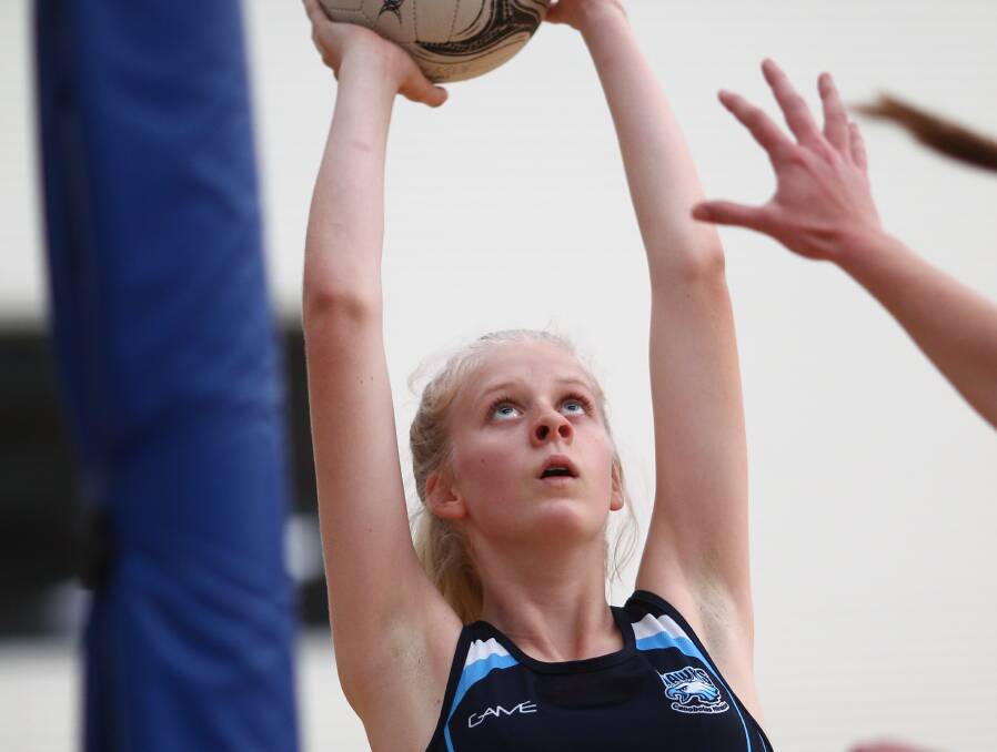 SHOOTING HOOPS: Hawks managed to defeat KWS on Wednesday night despite being without attacking circle star Alice Maier. Photo: PHIL BLATCH 0521pbhawks15