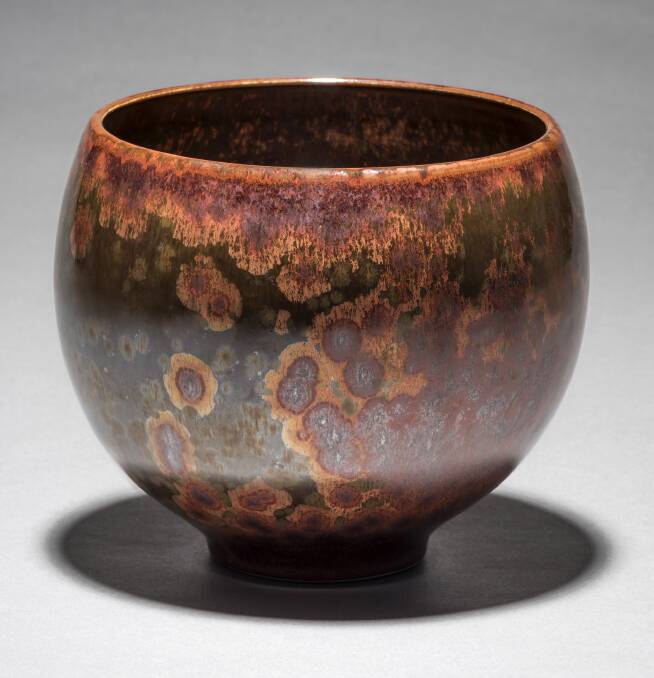 PICTURE PERFECT: Peter Wilson's Ash Pithoi from 2016 is a stoneware with wood ash and shino glazes. It is currently on display at Orange Regional Art Gallery.