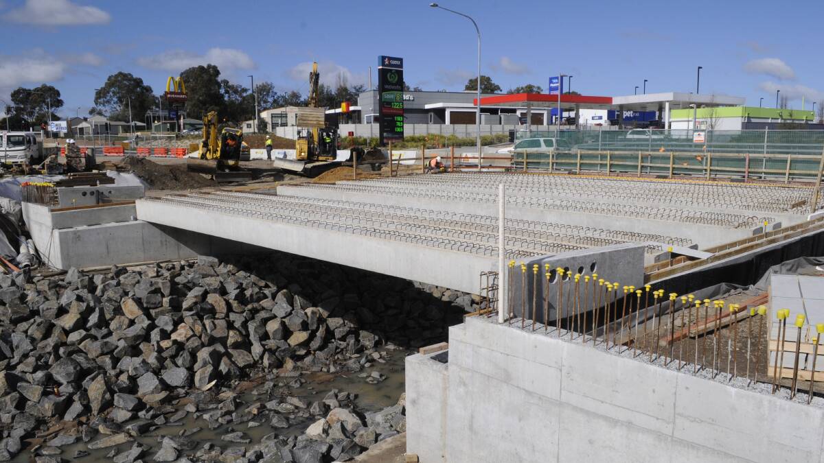 BUILDING A BRIDGE: Significant progress has been made at the Boyd Creek bridge on the Great Western Highway. Photo: CHRIS SEABROOK 072616ckelsord3