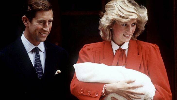 Diana and Charles leave the hospital with Harry.