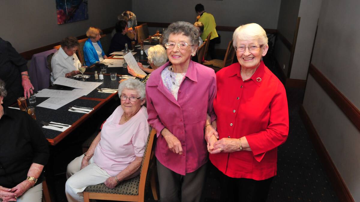 OLD SCHOOL: Former students of Santa Maria College, including Pat Dane (seated), Elma Lincoln, Mary Watts, came together on Monday for a reunion. Photo: JUDE KEOGH 0407santamaria5
