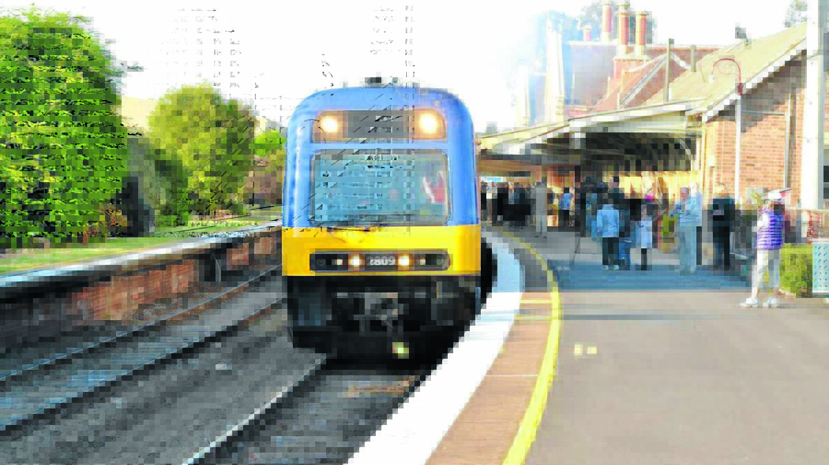 Andrew Gee supports linking NSW TrainLink coaches from Orange with the Bathurst Bullet daily commuter train.