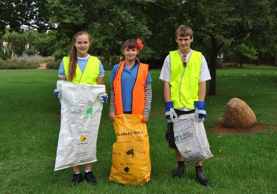 PARKES: Mark your calendar and muster your friends – the annual Clean Up Australia Day will be held this Sunday and local residents are urged to take part.