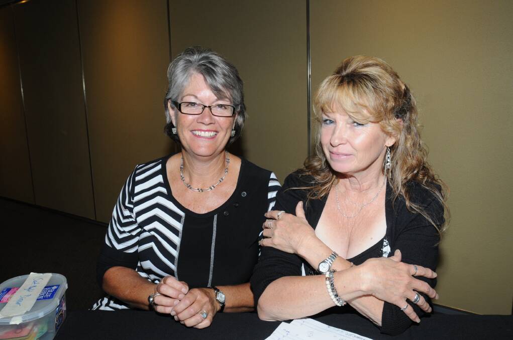 DINNER: Veronica Ford and Robyn Wells. Photo: STEVE GOSCH
