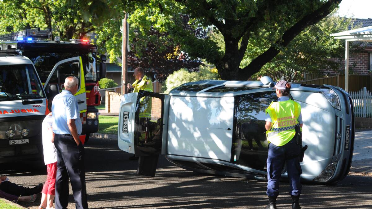 ACCIDENT: This car crash forced police to close off Autumn Street on Tuesday afternoon. Photo:  STEVE GOSCH