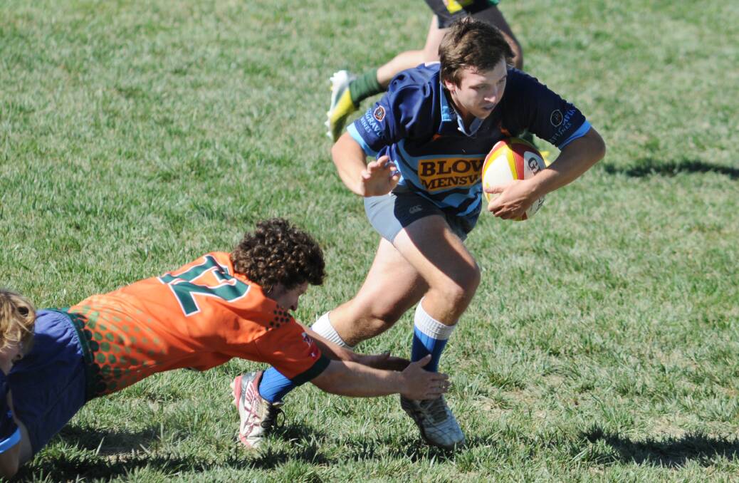 TRIAL FORM: A half break from one of the Central West colts players. Photo: STEVE GOSCH