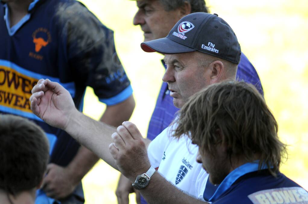 TRIAL FORM: Steve Hamson talking to the Central west colts. Photo: STEVE GOSCH