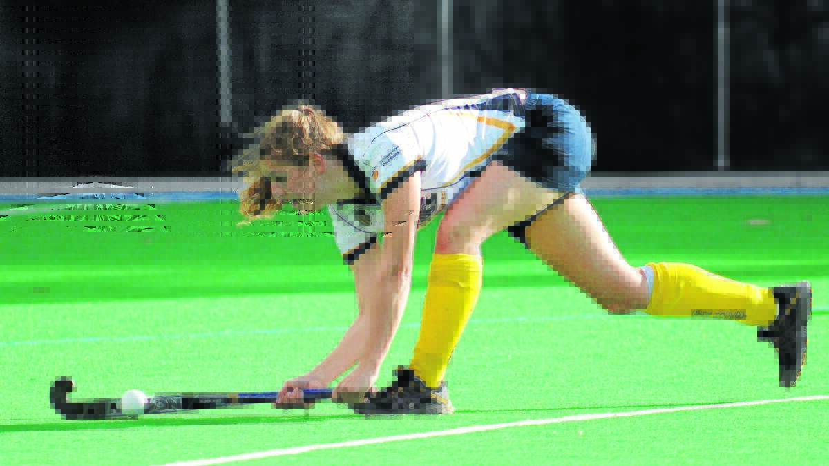 PLENTY TO PLAY FOR: Defender Ellen Van Hoek will be crucial to Kinross-CYMS’ chances of beating Ex-Services in Saturday’s Orange derby. Photo: STEVE GOSCH                                                                                                                                                                                   0621sghock4