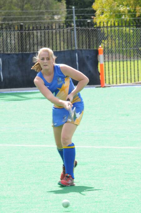 GELLING: Leanne Kennewell will be crucial in Ex-Services' clash with St Pat's today.
Photo: LUKE SCHUYLER 0308lshockey2