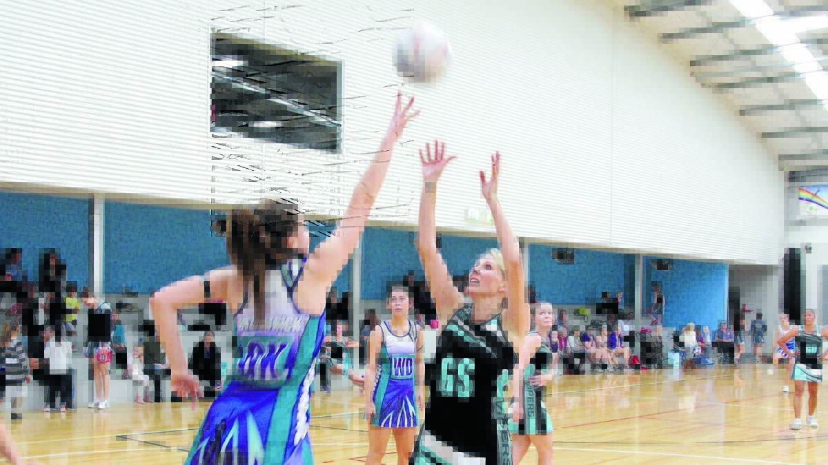 ON THE BOARD: Mel Vardanega was impressed by her side's opening round win over Robin Hood Craig Harvey Mechanical.
Photo: MEGAN FOSTER 0430mfnetball1