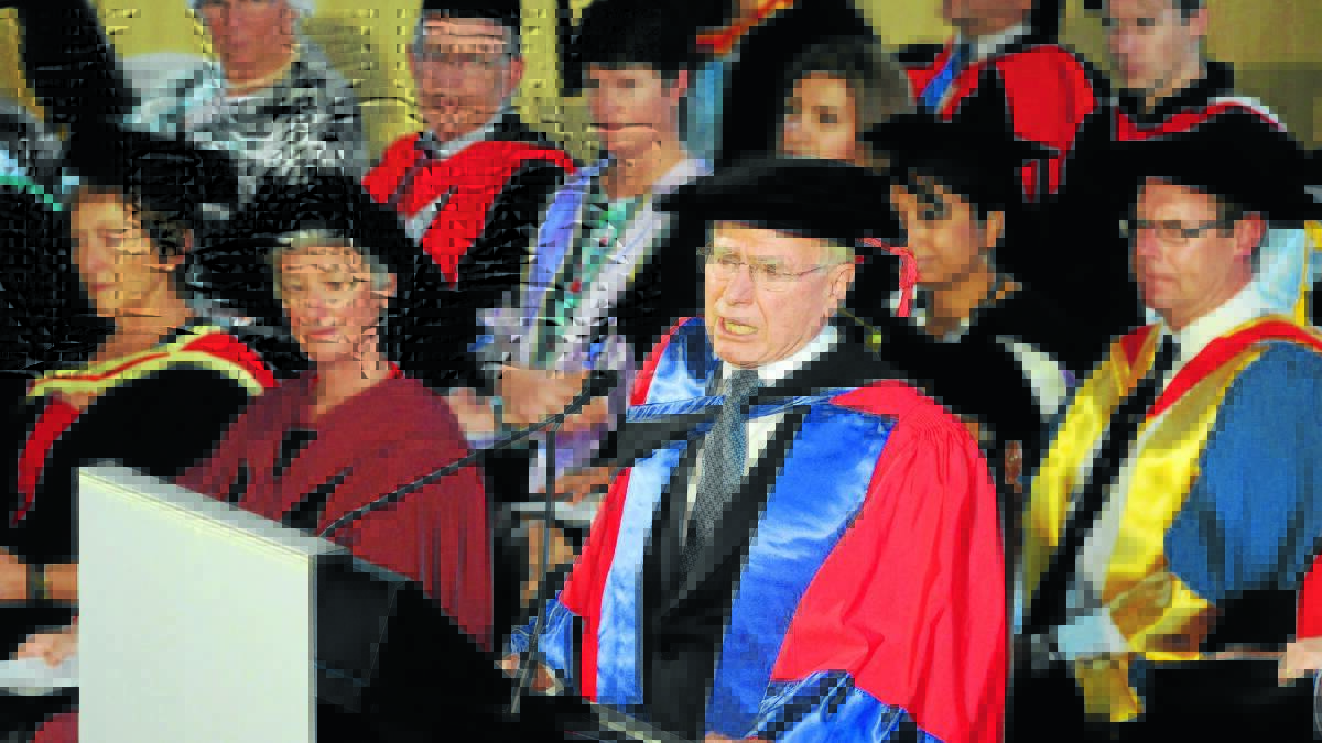 Former PM John Howard's advice to CSU Orange graduates: 'stand together'
