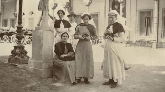 ON FOREIGN SHORES: Orange nurse Constance Adelaide Stone (at right) pictured after arriving in Egypt in 1914 with fellow nurses in early December 1914. Note the early model cameras in their hands.PHOTO: Australian War Memorial.
