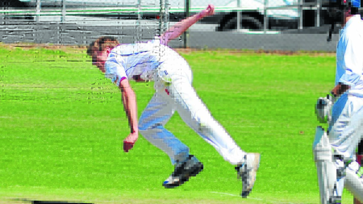 SPEED DEMON: Jono Warren tore through Lithgow's batting line up yesterday, taking 6-30 in Orange's Mitchell Cricket Council colts win. 			Photo: STEVE GOSCH 1111sgcrick1