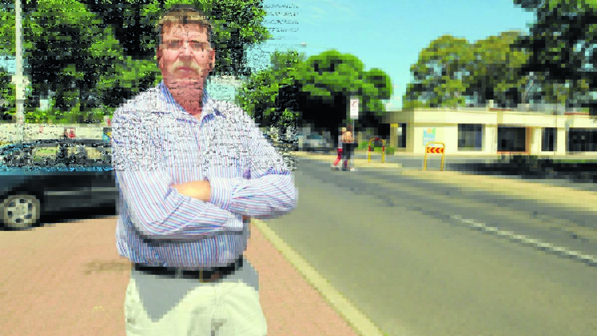 AT A CROSSROAD: Councillor Glenn Taylor says a formal crossing point in Byng Street is needed if Robertson Park visitors need to use the toilet at the new museum. Photo: JUDE KEOGH. 