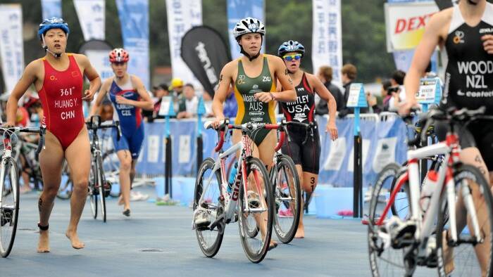 GOING STRONG: Former Kinross Wolaroi School student Tamsyn Moana-Veale (centre) lined up in the 2014 World Triathlon Series opening event last week.