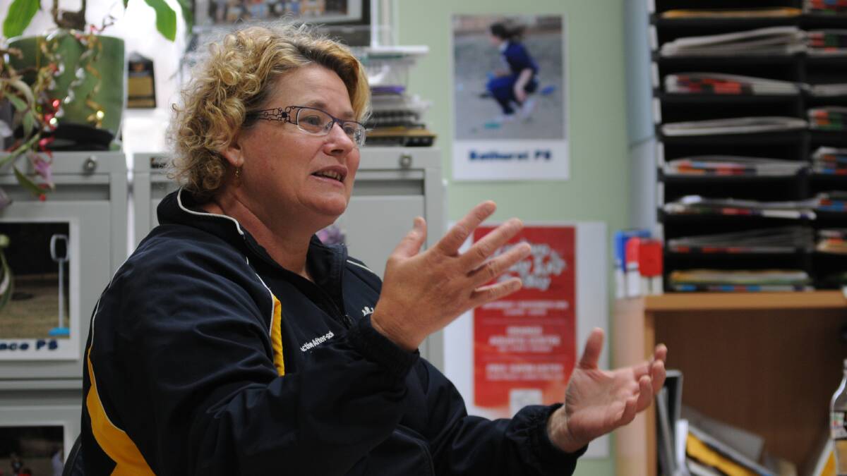 MANAGING: Orange's Beth Shea (pictured) was manager of the Australian women's hockey team when Ric Charlesworth was coach. Photo: STEVE GOSCH 0714sgbeth1
