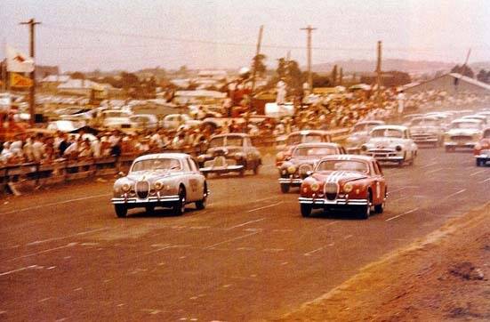 The start of the 1960 Australian Touring Car Championship race at Gnoo  Blas.