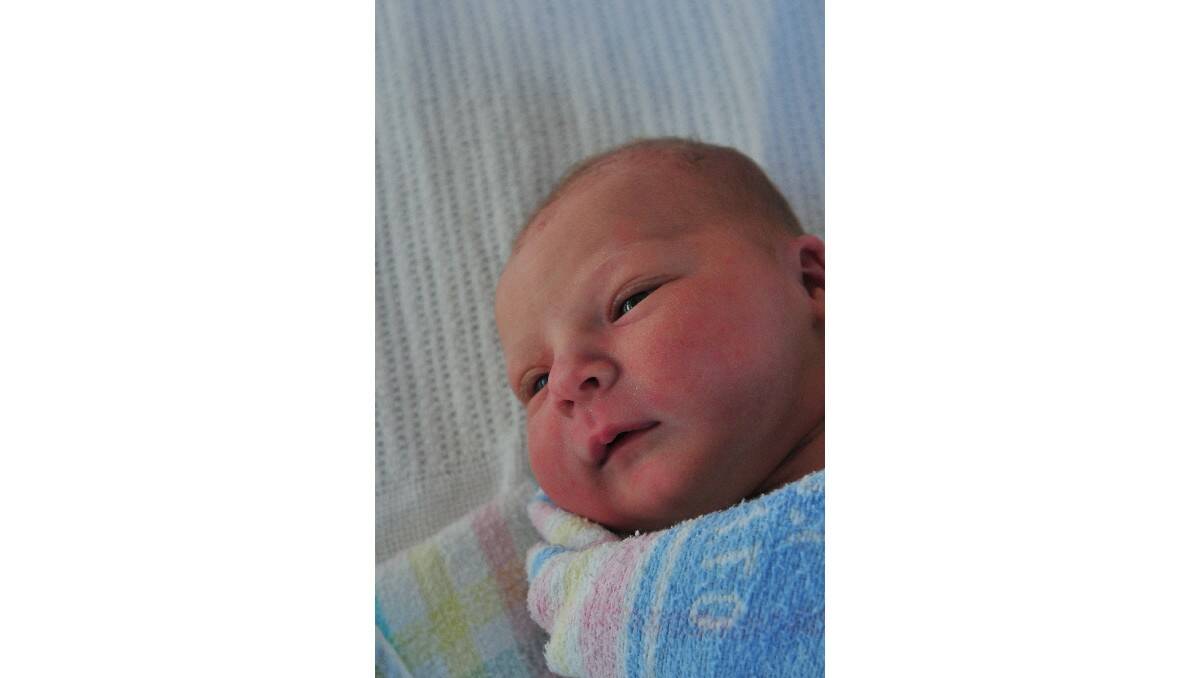 Daisy Layne Folpp, daughter of Renae and Mat Folpp, was born on October 23.