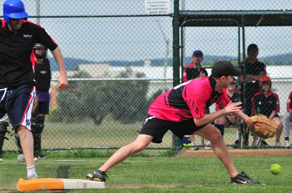 Softball @ Brabham - Misfits V Pink Panthers Photo Jude Keogh