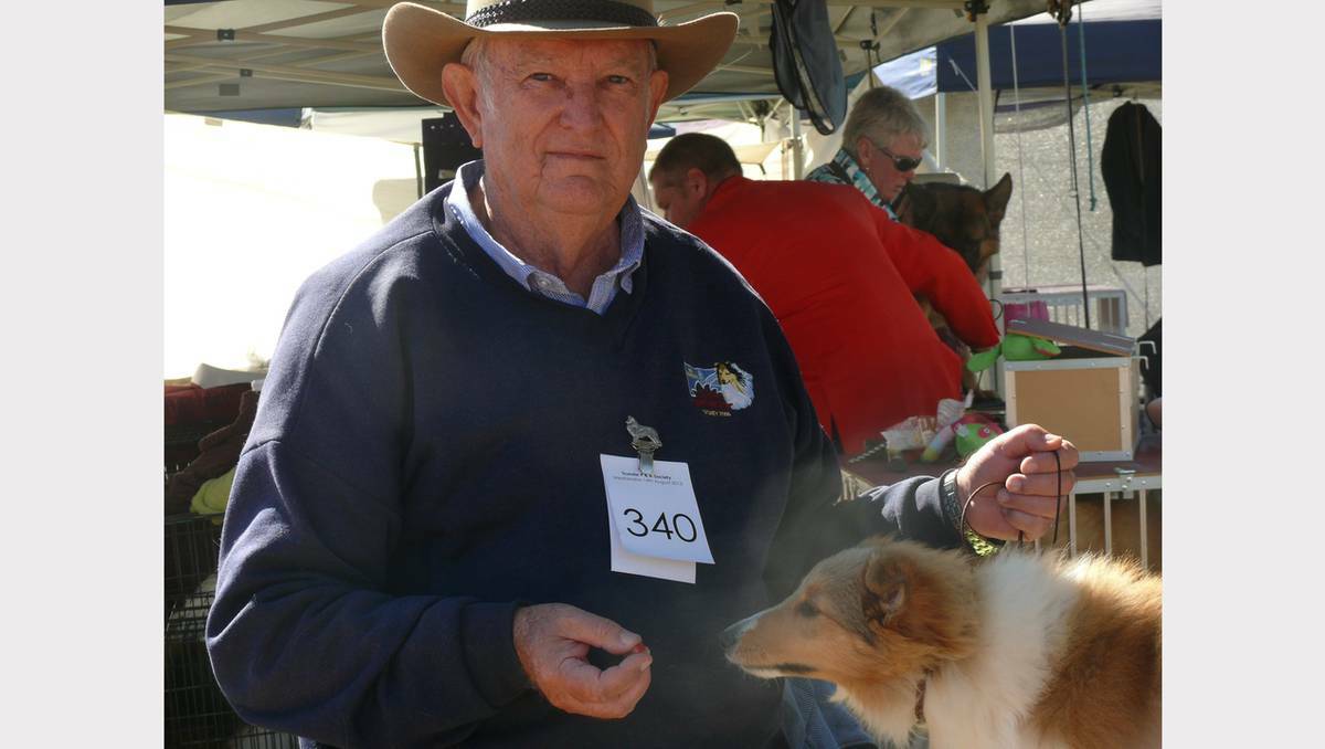 PARKES: Russel Thurling of Winmalee and his dog 'Trendy' at the 103rd Annual Trundle Show.