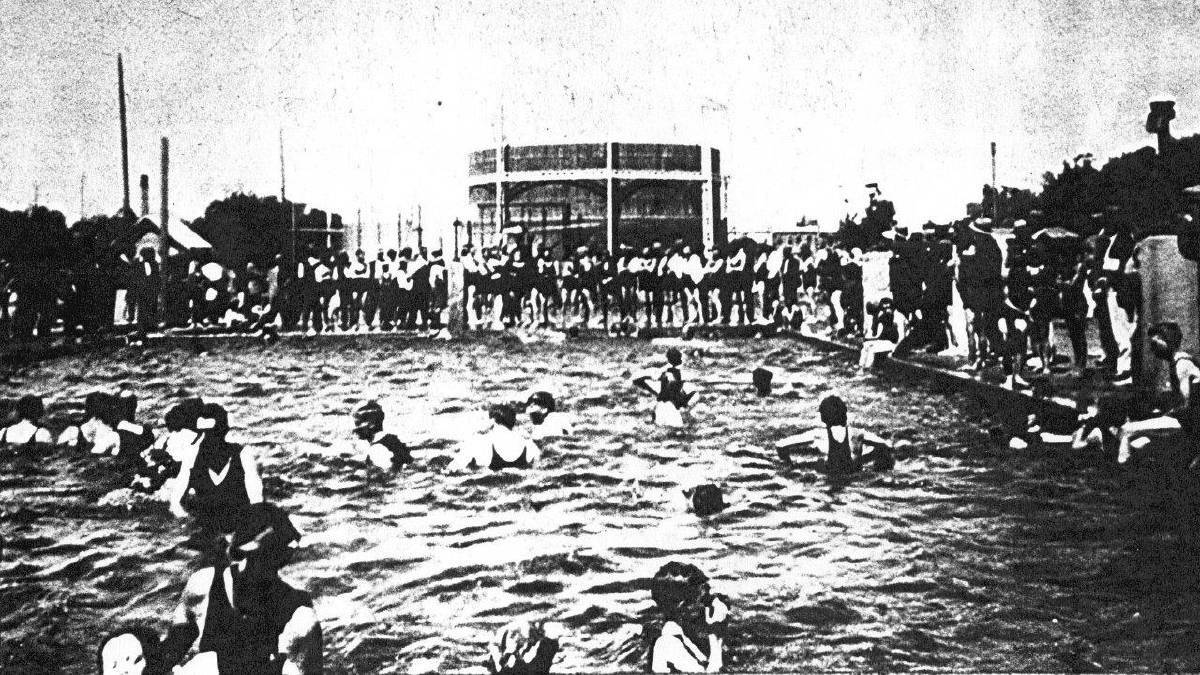 Swimmers at Orange swimming pool in the 1920s. The decade only saw one full El Nino event compared to four the previous.