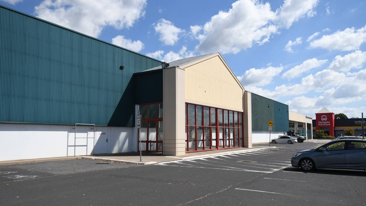 TENANTS: The old Bunnings building at Orange's eastern gateway, will be converted into four tenancies under a proposal recommended by Orange City Council staff. Photo JUDE KEOGH