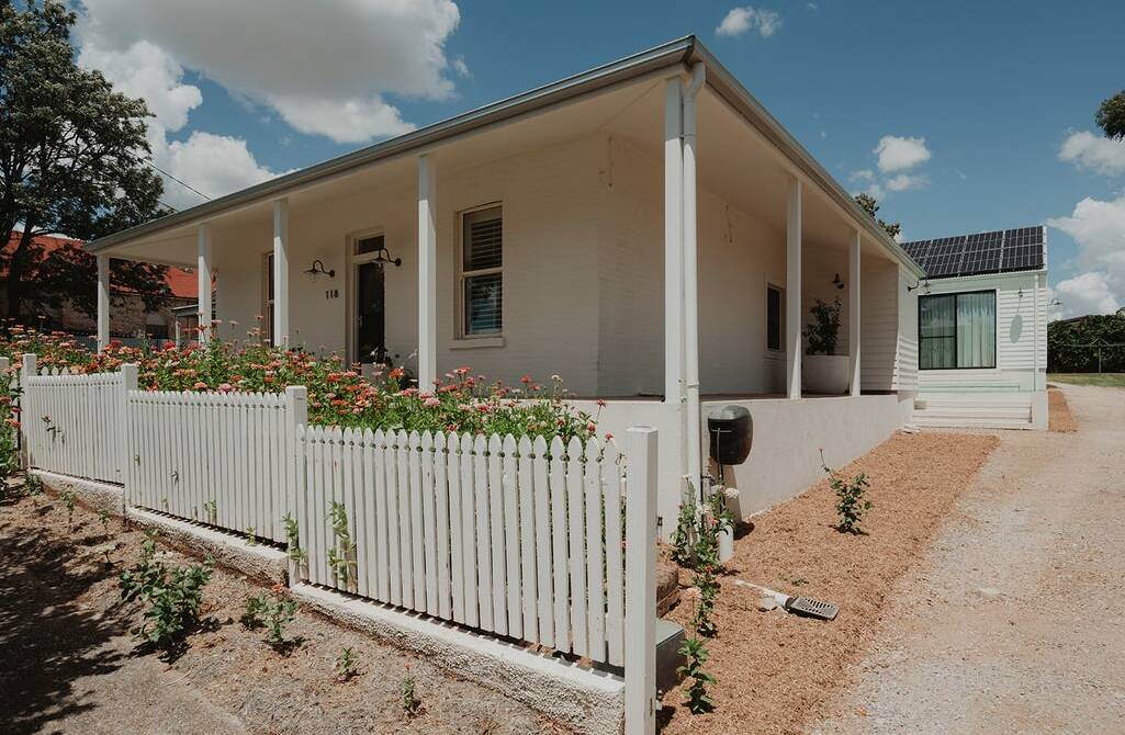 The 118 Bank Street property for sale in Molong. Pictures by Peter Fisher Real Estate, Orange.