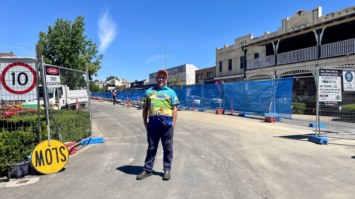 Molong Stores owner, Robbie Carroll digs deep to spread positive energy so Bank Street businesses can survive major six-month-long upgrades in the CBD. Picture by Emily Gobourg.