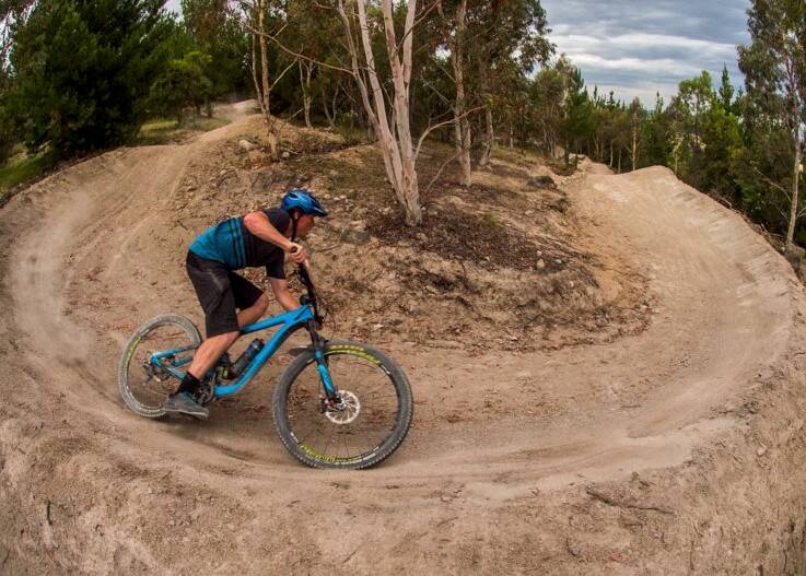 The mountain bike trails at Mount Stromlo in the ACT have been hailed as benchmark development by supporters of the Gaanha-bula Mount Canobolas development near Orange. 