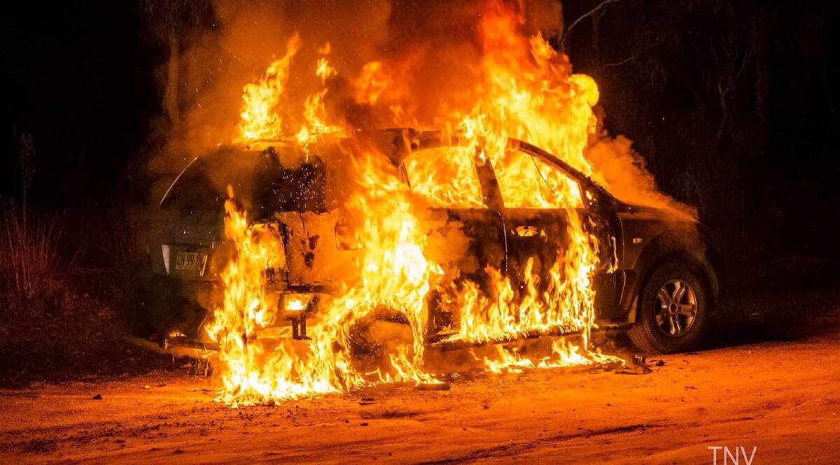Kia Sorento car fire near Gosling Dam on Bloomfield road, Orange. PHOTO: Troy Pearson. 