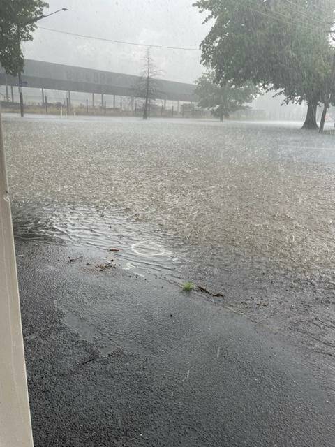 Flooding at the corner of Moulder Street and Endsleigh Avenue in Orange. Picture supplied. 