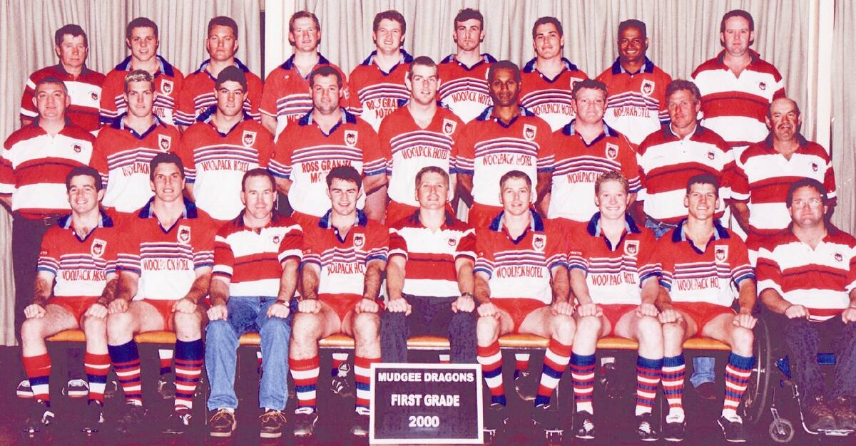 The Mudgee Dragons top grade side from 2000, which won the premiership against Bathurst Panthers. 