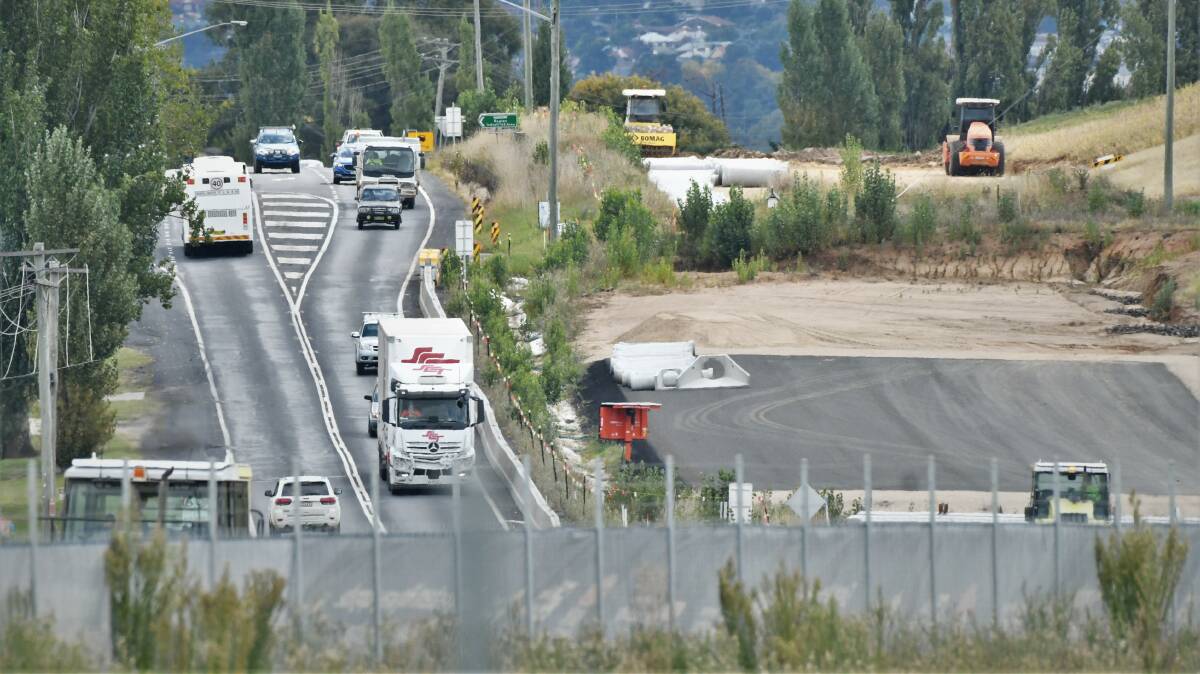 HARD WORK: Works upgrading the Great Western Highway between Kelso and Raglan continues. Photo: PHIL BLATCH