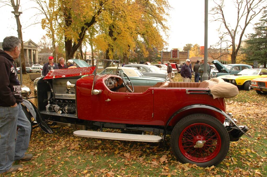 COMING BACK AGAIN: The vintage and heritage cars in Robertson Park on a previous National Motoring Heritage Day. Photos: CONTRIBUTED