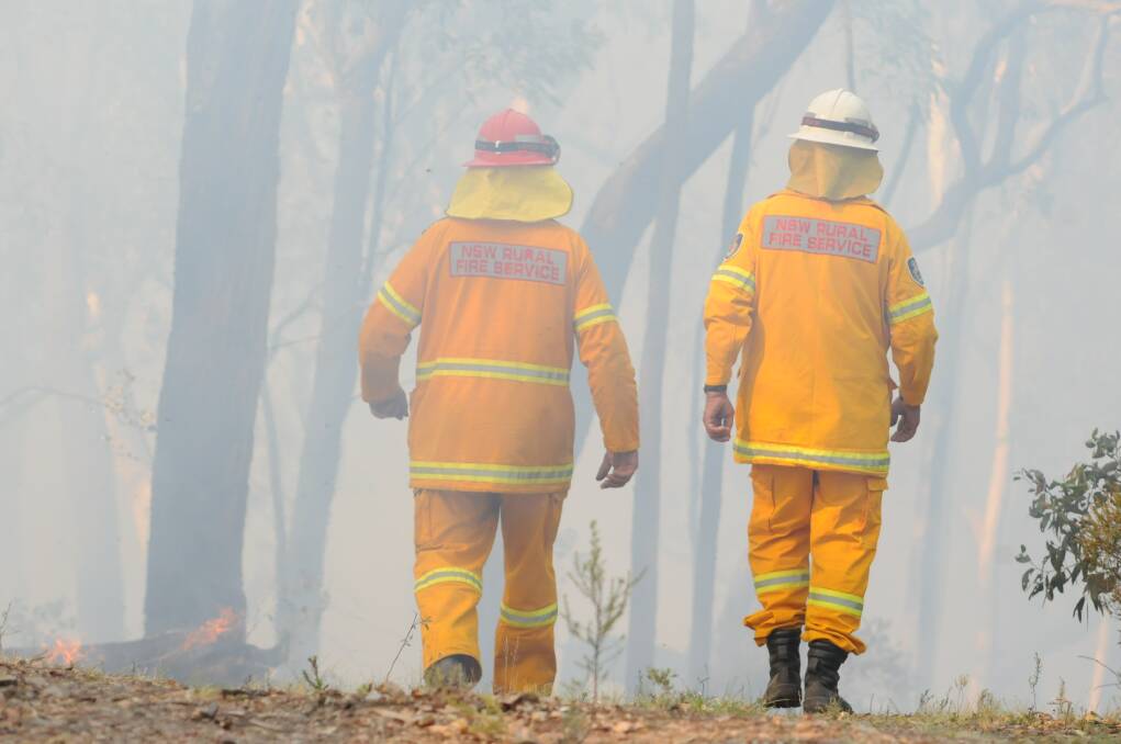 WHILE YOU WERE SLEEPING: NSW Rural Fire Service crews worked through Saturday night to contraol a fire near Manildra. FILE PHOTO
