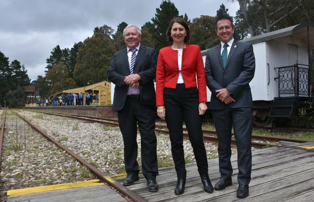 SET TO ROLL: Lithgow City Council mayor Ray Thompson with premier Gladys Berejiklian and member for Bathurst  Paul Toole.