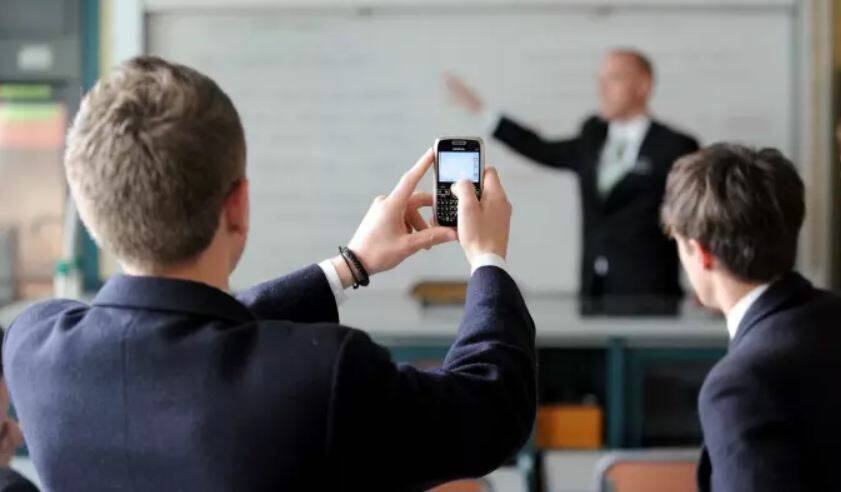 Schools smartphone ban would be ‘difficult’ … where do you stand? | Poll