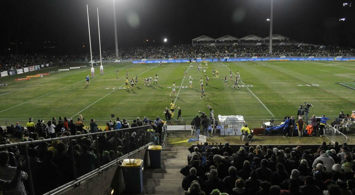 SPECTACLE: A massive crowd at Bathurst's Carrington Park watching the Penrith Panthers play the Canberra Raiders in 2017.