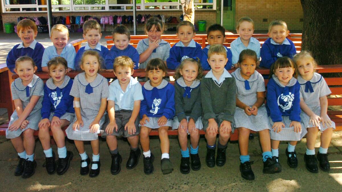The kindergarten class photos published in the Central Western Daily in 2006