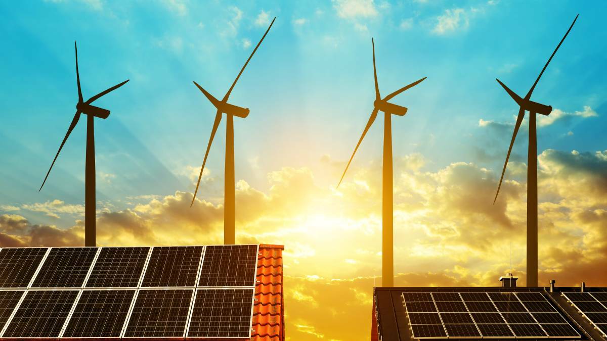 NO PERFECT SOLUTIONS: Central Western Daily reader Charles Everett questions to wisdom of solar and wind farms. FILE PHOTO