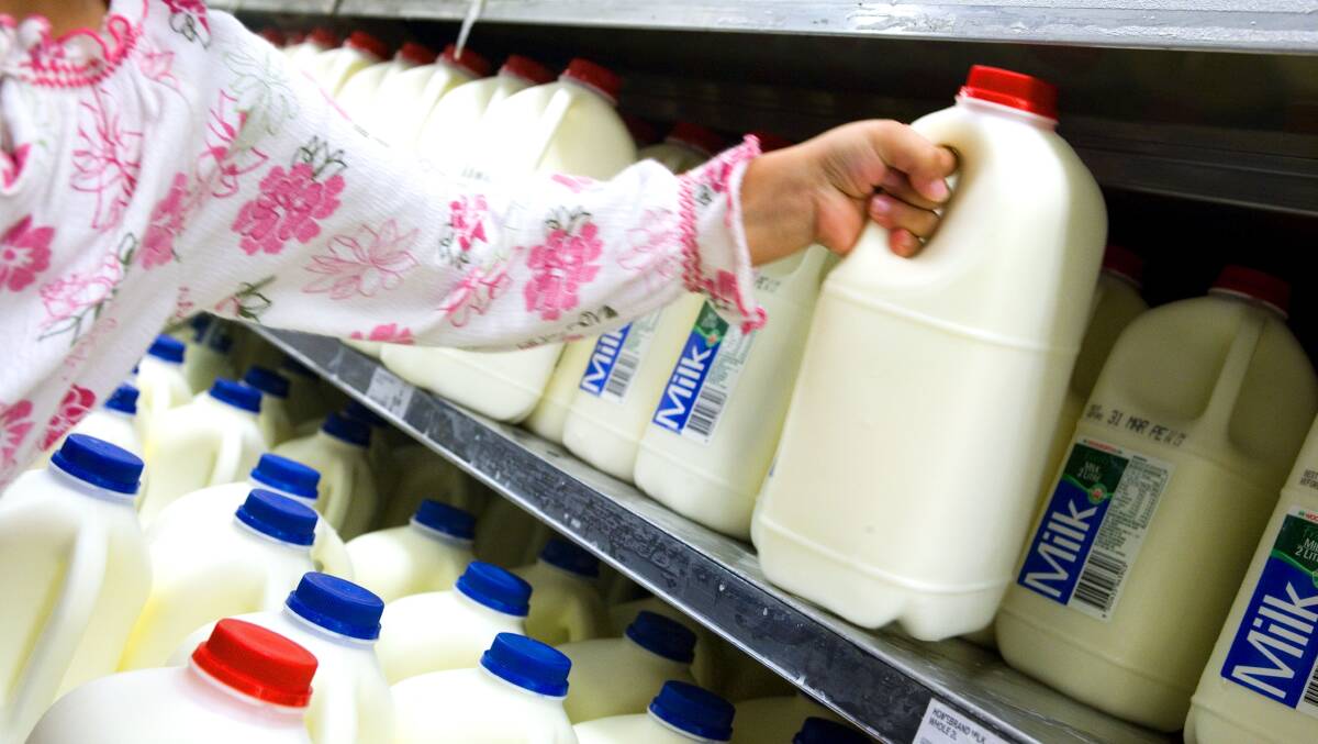 Woolworths to end milk 10c-a-litre drought levy